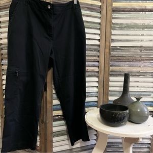 Chico’s black capri pants, Size 2.5. EUC.